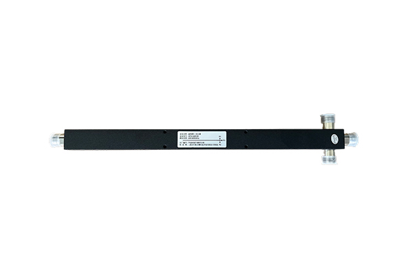 Broadband 1 to 4 Power Divider